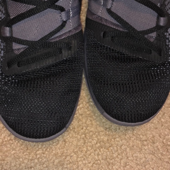 Nike Kyrie Flytraps - Picture 13 of 13